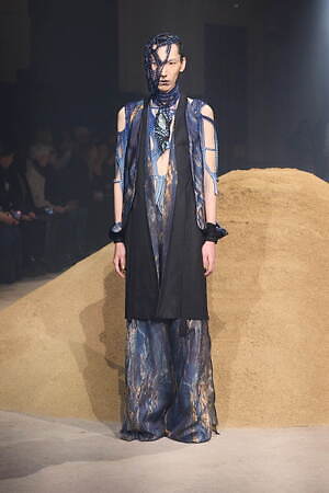 ユイマナカザト オートクチュール(YUIMA NAKAZATO Haute couture) 2025年春夏ウィメンズ&メンズコレクション  - 写真5