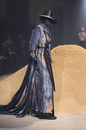 ユイマナカザト オートクチュール(YUIMA NAKAZATO Haute couture) 2025年春夏ウィメンズ&メンズコレクション  - 写真6