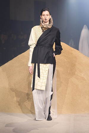 ユイマナカザト オートクチュール(YUIMA NAKAZATO Haute couture) 2025年春夏ウィメンズ&メンズコレクション  - 写真13