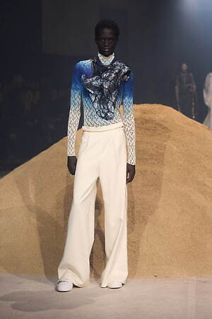 ユイマナカザト オートクチュール(YUIMA NAKAZATO Haute couture) 2025年春夏ウィメンズ&メンズコレクション  - 写真23