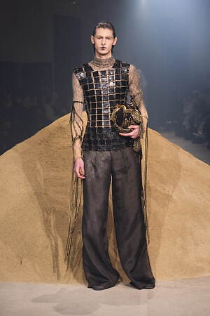 ユイマナカザト オートクチュール(YUIMA NAKAZATO Haute couture) 2025年春夏ウィメンズ&メンズコレクション  - 写真24