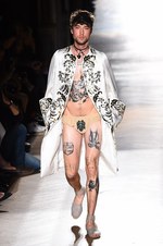 ヴィヴィアン・ウエストウッド ゴールドレーベル 2015年春夏コレクション - 次世代の子供達に捧ぐ｜写真94