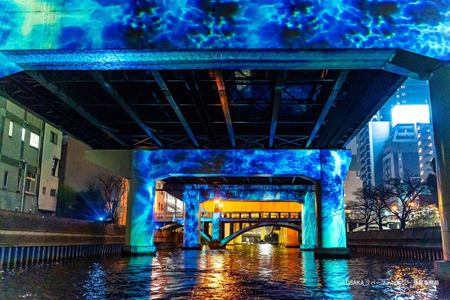 水×光のライトアップイベントが大阪で、輝く噴水ショー＆“船で巡る”約650mの光のトンネル｜写真13