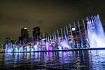 水×光のライトアップイベントが大阪で、輝く噴水ショー＆“船で巡る”約650mの光のトンネル｜写真10