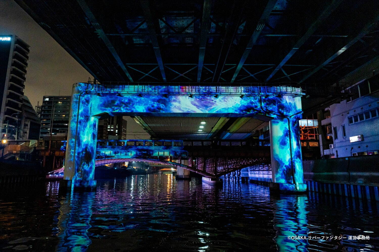 水×光のライトアップイベントが大阪で、輝く噴水ショー＆“船で巡る”約650mの光のトンネル｜写真11
