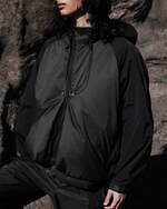 エヌティーエヌのドーバー銀座限定ウェア、切り替えデザイン×立体構造の撥水ジャケットやパンツ｜写真12