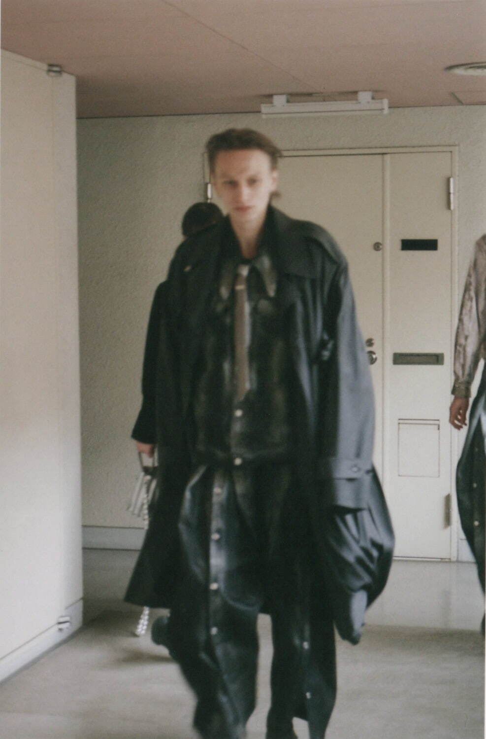 ミカゲ シン(MIKAGE SHIN) 2025-26年秋冬ウィメンズ&メンズコレクション  - 写真1