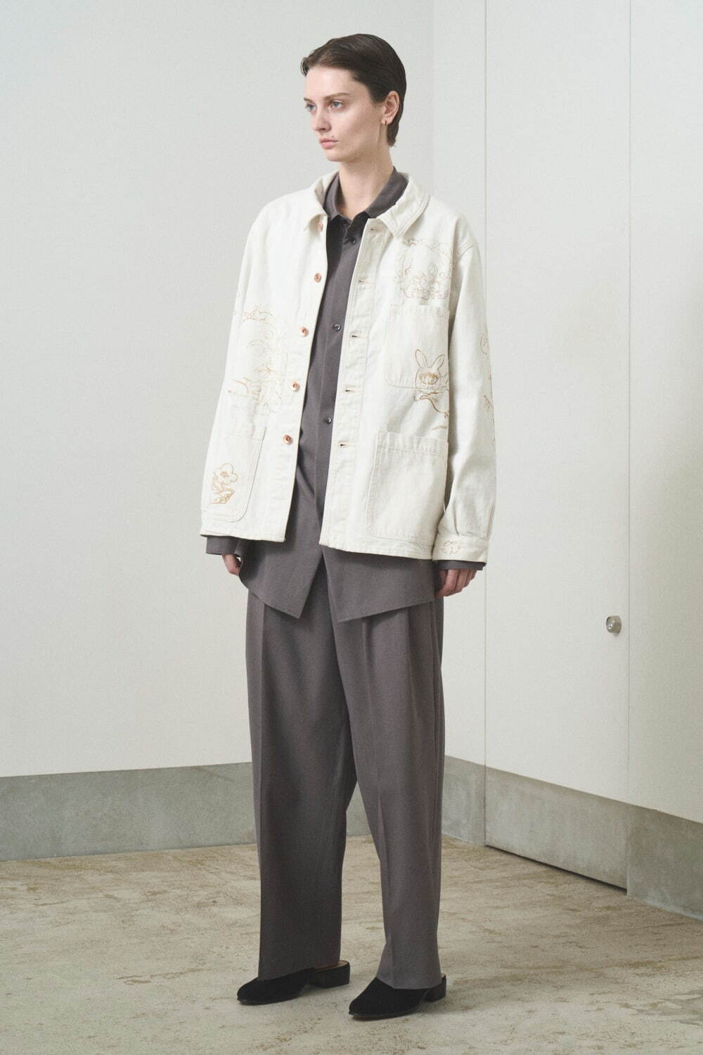 トローヴ×河原シンスケ、和風タッチの“うさぎプリント”デニムジャケット＆パンツ｜写真18