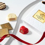 ゴディバ2025年ホワイトデー、コーヒー香る限定ショコラ入り“ジュエリーボックス風”アソートメント｜写真1