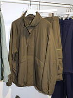 ユニクロ：シー25年春夏メンズ、スポーツ＆ワークテイストのアウターやワイドカーゴパンツ｜写真77