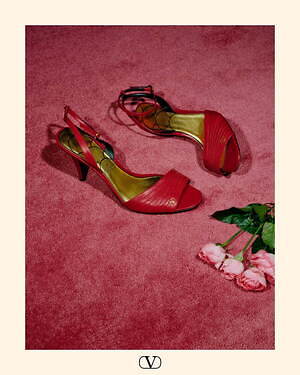 ヴァレンティノ ガラヴァーニ“真っ赤なハート”ジュエリー、クリスタル装飾のヘアクリップも｜写真15