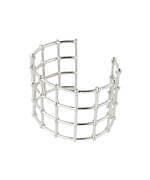 イー・エム“ヨーロッパの街並み”着想25年春夏ジュエリー、スタッズやダイヤ煌めくシルバーリングなど｜写真27