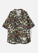 ケイタ マルヤマ“パンダや龍のサーカス柄”スニーカーをメゾン ミハラヤスヒロとコラボで、花鳥柄食器も｜写真1