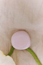 スナイデル ビューティ25年春コスメ、“乳白ピンクの小石”デザインのパステル色チーク｜写真7