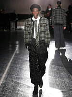 タナカ 2025-26年秋冬コレクション - 平和な世界のミリタリーウェア｜写真8