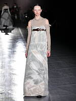 タナカ 2025-26年秋冬コレクション - 平和な世界のミリタリーウェア｜写真12