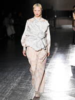 タナカ 2025-26年秋冬コレクション - 平和な世界のミリタリーウェア｜写真24