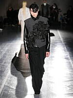 タナカ 2025-26年秋冬コレクション - 平和な世界のミリタリーウェア｜写真26