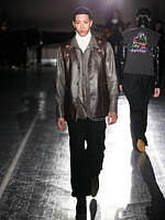 タナカ 2025-26年秋冬コレクション - 平和な世界のミリタリーウェア｜写真29