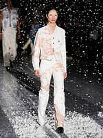 タナカ 2025-26年秋冬コレクション - 平和な世界のミリタリーウェア｜写真93