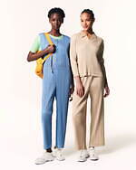 プリーツ プリーズ イッセイ ミヤケ"光を表現"紙版画技法のワンピースなど｜写真1