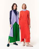 プリーツ プリーズ イッセイ ミヤケ"光を表現"紙版画技法のワンピースなど｜写真4