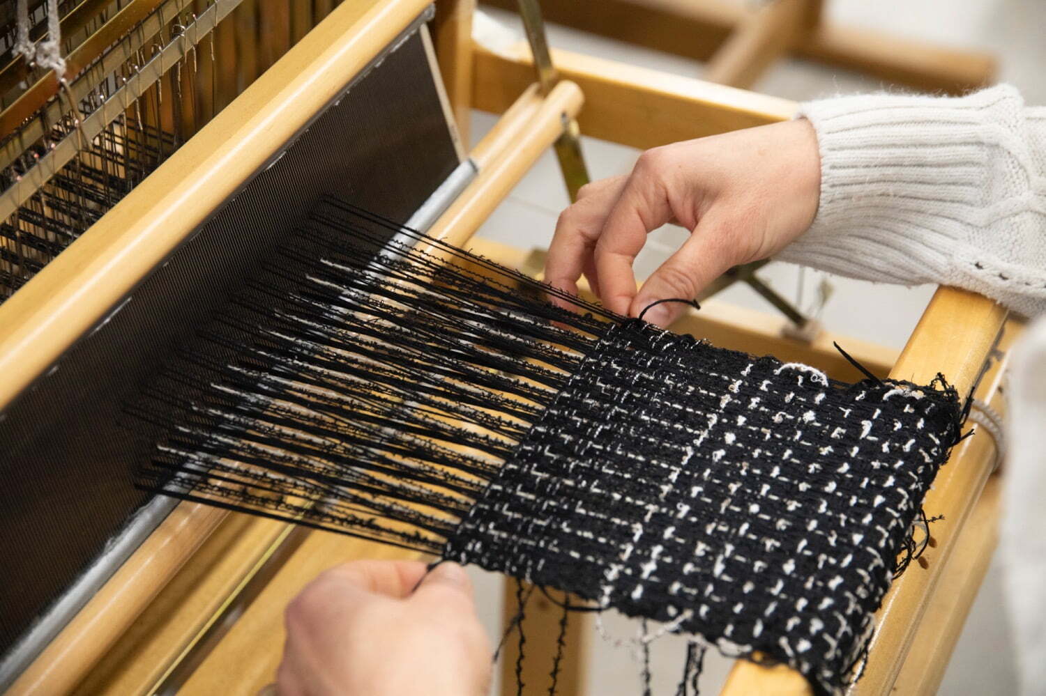 アートギャラリー｜シャネルのエキシビションが六本木で - 唯一無二の職人技を紹介、刺繍アトリエの作品も
