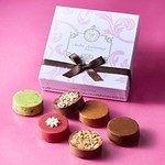 “大きなリボン”バレンタイン限定ケーキ、たっぷり苺のチョコケーキなどアトリエ アニバーサリーから｜写真4