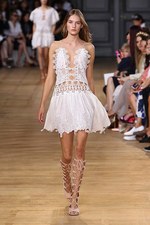 クロエ 2015年春夏コレクション - モダンで快活なフォークロア｜写真1