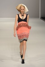 北国を連想させるカミシマチナミ(KAMISHIMA CHINAMI)の2011年春夏コレクション｜写真29