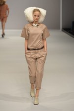 北国を連想させるカミシマチナミ(KAMISHIMA CHINAMI)の2011年春夏コレクション｜写真31