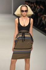 北国を連想させるカミシマチナミ(KAMISHIMA CHINAMI)の2011年春夏コレクション｜写真37