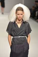 北国を連想させるカミシマチナミ(KAMISHIMA CHINAMI)の2011年春夏コレクション｜写真40