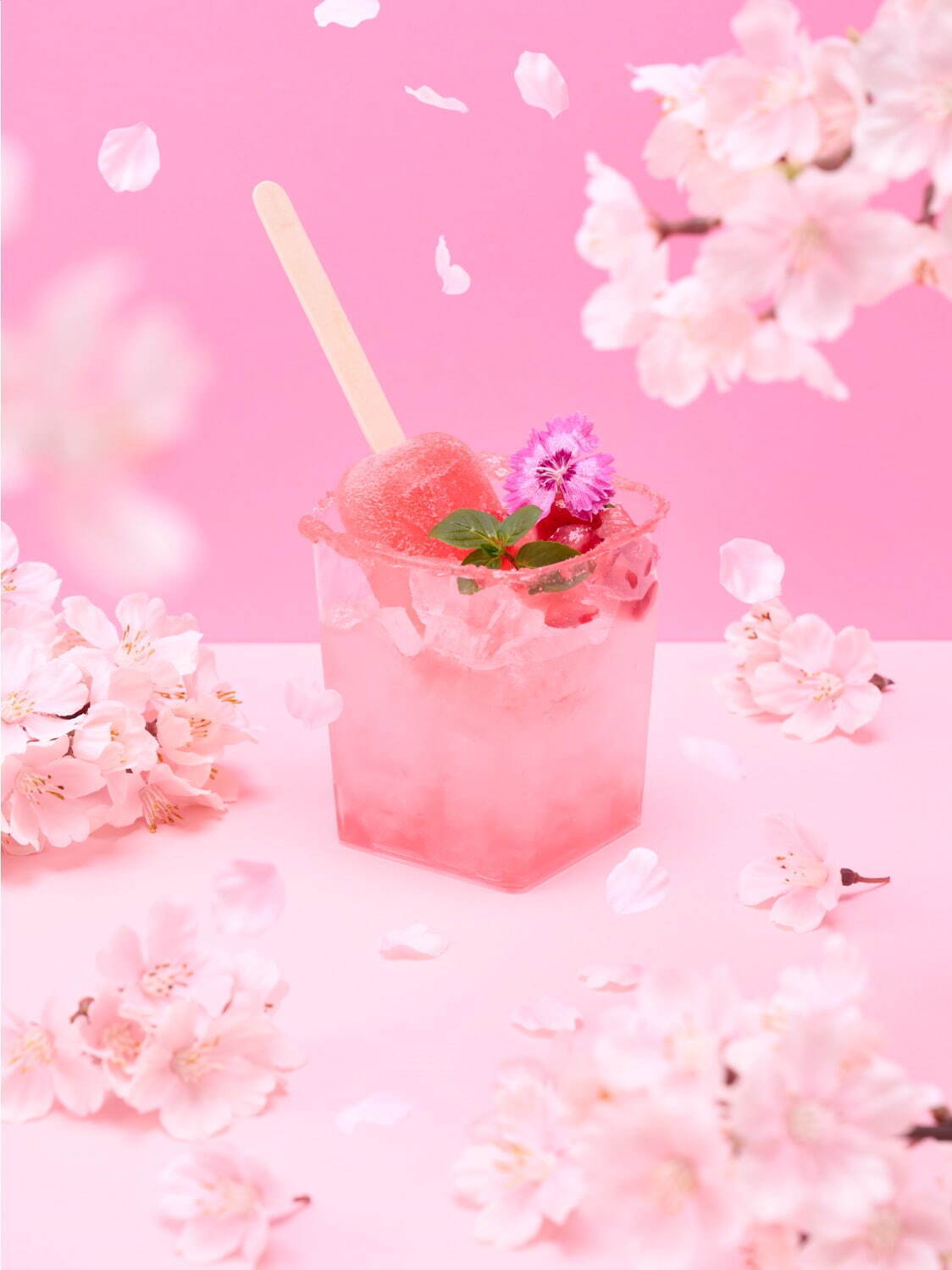 「東京スカイツリー」天望デッキを桜で彩る春イベント、桜カクテルや特別ライティングも｜写真8