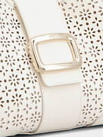 ロジェ ヴィヴィエ25年春夏、透かし模様やパステルカラーのミニバッグ -フルーツモチーフのチャームも｜写真4