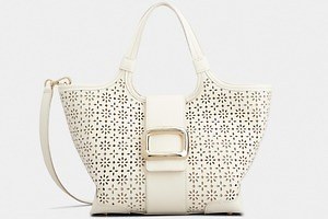 ロジェ ヴィヴィエ25年春夏、透かし模様やパステルカラーのミニバッグ -フルーツモチーフのチャームも