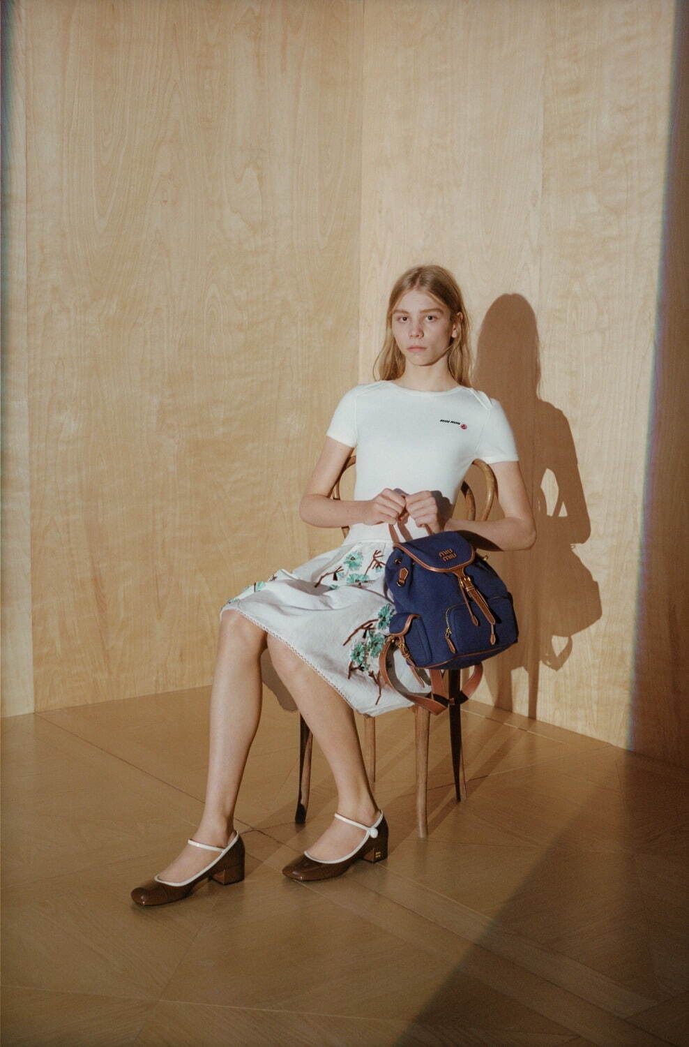 ミュウミュウ × プチバトー“子ども服”着想ロゴTシャツやボディスーツ、コットンの柔らかな着心地で｜写真4