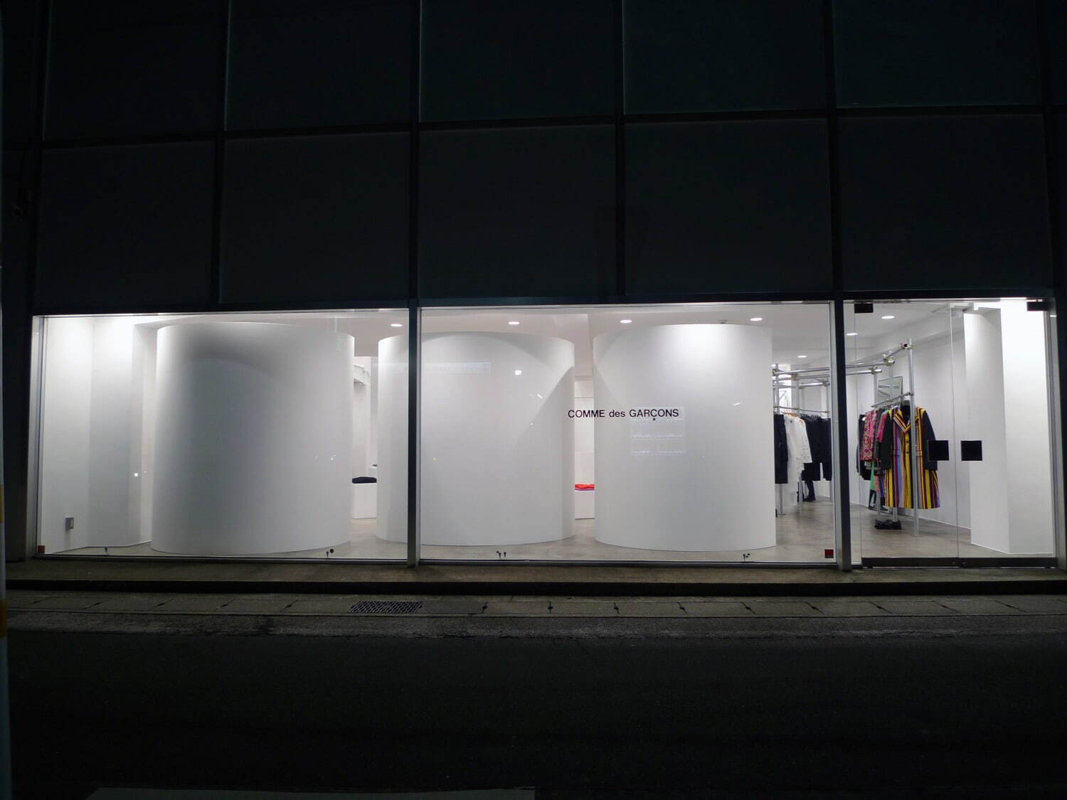 コム デ ギャルソン 岐阜店が全面リニューアル、コム デ ギャルソン・ガールをラインナップに追加｜写真3