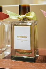 バーバリー ビューティ2025年日本再上陸、“トレンチコート着想”のアイシャドウや艶リップ｜写真45