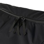 グラフペーパー×韓国発ブランコフ“三日月型”ショルダーバッグ、軽くて丈夫な撥水ナイロン採用｜写真6