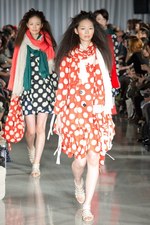 SHIDA TATSUYA（シダタツヤ）2011年春夏コレクションを発表｜写真1