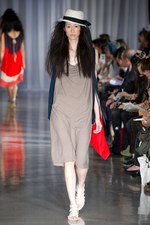 SHIDA TATSUYA（シダタツヤ）2011年春夏コレクションを発表｜写真22