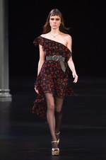 サンローラン 2015年春夏コレクション - グラムロックの煌めきとジェンダーフリー｜写真1