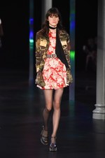 サンローラン 2015年春夏コレクション - グラムロックの煌めきとジェンダーフリー｜写真10