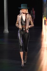 サンローラン 2015年春夏コレクション - グラムロックの煌めきとジェンダーフリー｜写真23