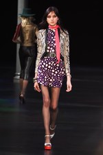 サンローラン 2015年春夏コレクション - グラムロックの煌めきとジェンダーフリー｜写真26