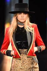 サンローラン 2015年春夏コレクション - グラムロックの煌めきとジェンダーフリー｜写真60