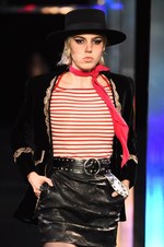 サンローラン 2015年春夏コレクション - グラムロックの煌めきとジェンダーフリー｜写真89