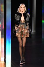 サンローラン 2015年春夏コレクション - グラムロックの煌めきとジェンダーフリー｜写真94