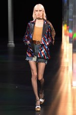 サンローラン 2015年春夏コレクション - グラムロックの煌めきとジェンダーフリー｜写真96